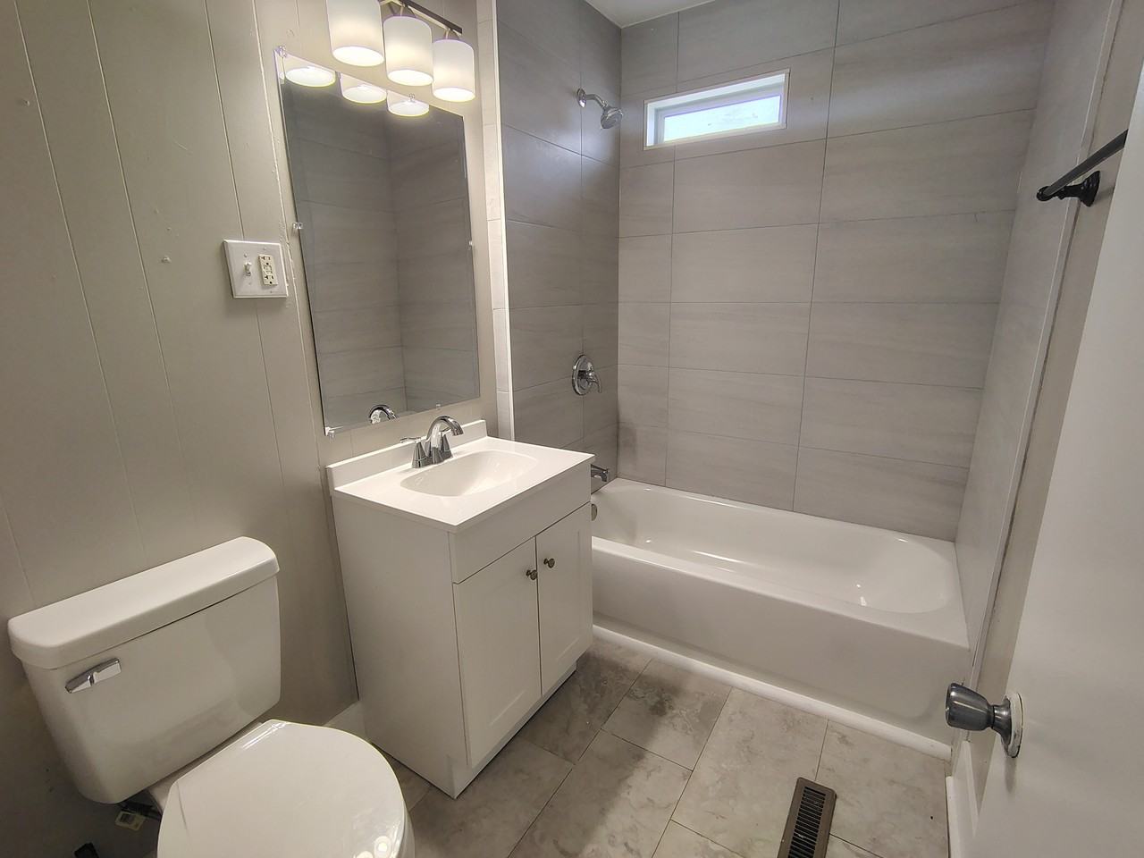 912 Hayes Ave #1 - Photo 4 of 10