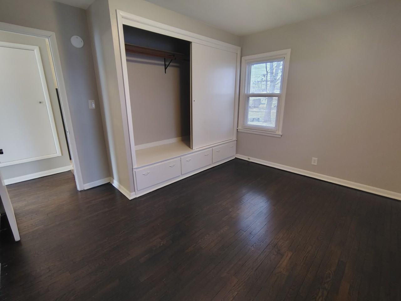 912 Hayes Ave #1 - Photo 5 of 10