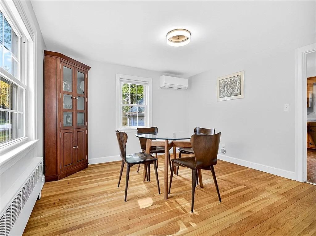 37 Pine St #1 - Photo 4 of 16