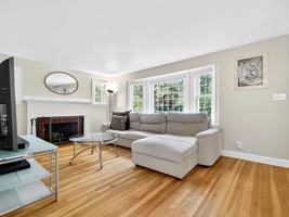 featured image of 37 Pine St #1