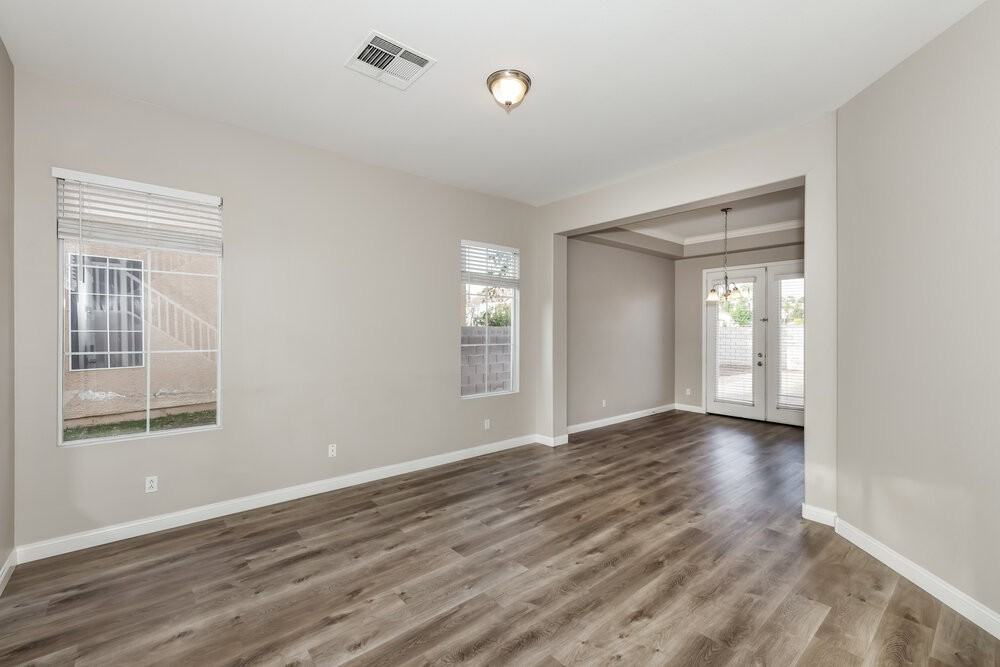 8185 Flanders Terrace Dr - Photo 2 of 15
