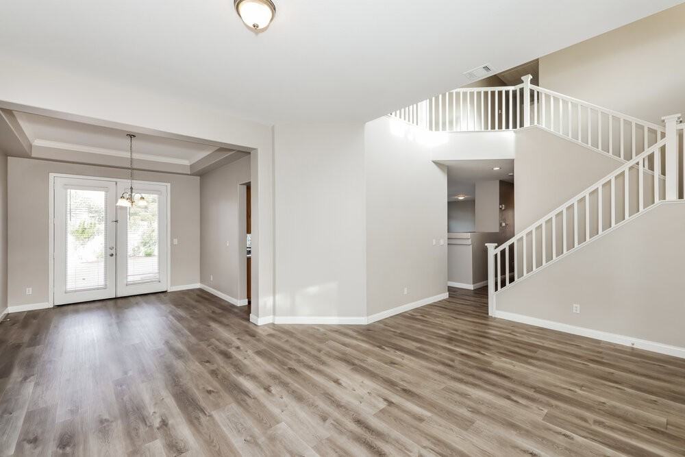 8185 Flanders Terrace Dr - Photo 3 of 15