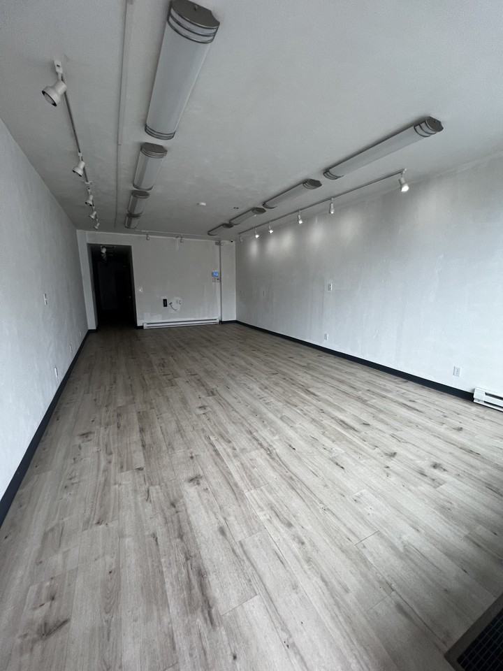 413 W Railroad Ave #1 - Photo 2 of 8