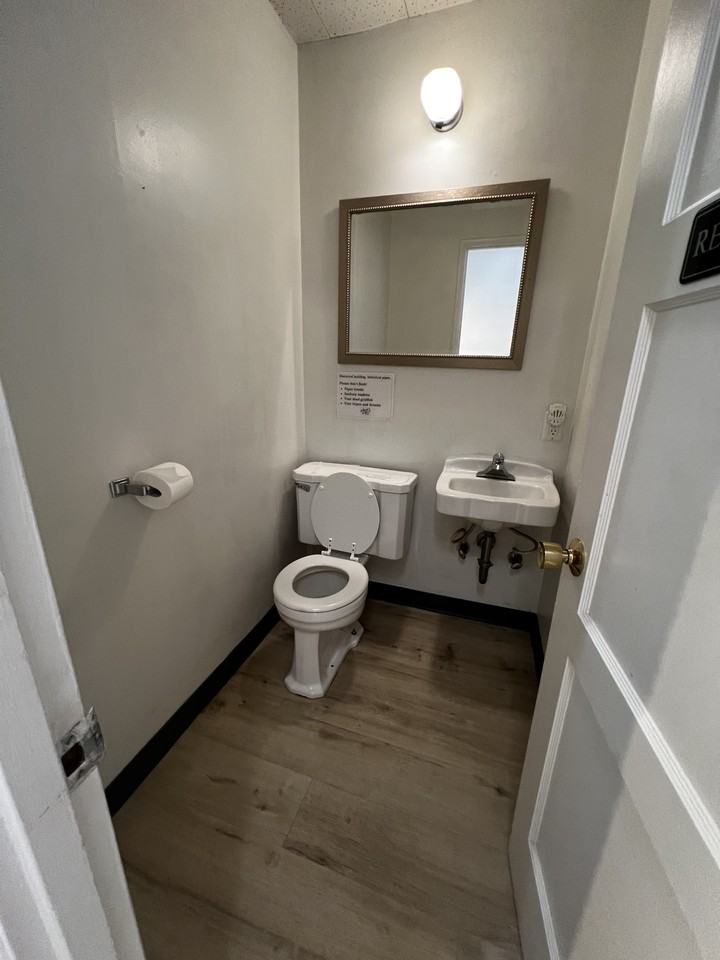 413 W Railroad Ave #1 - Photo 3 of 8