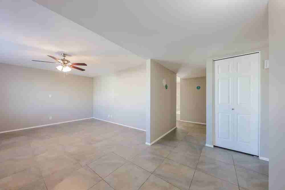 14009 N 42nd Dr - Photo 3 of 16