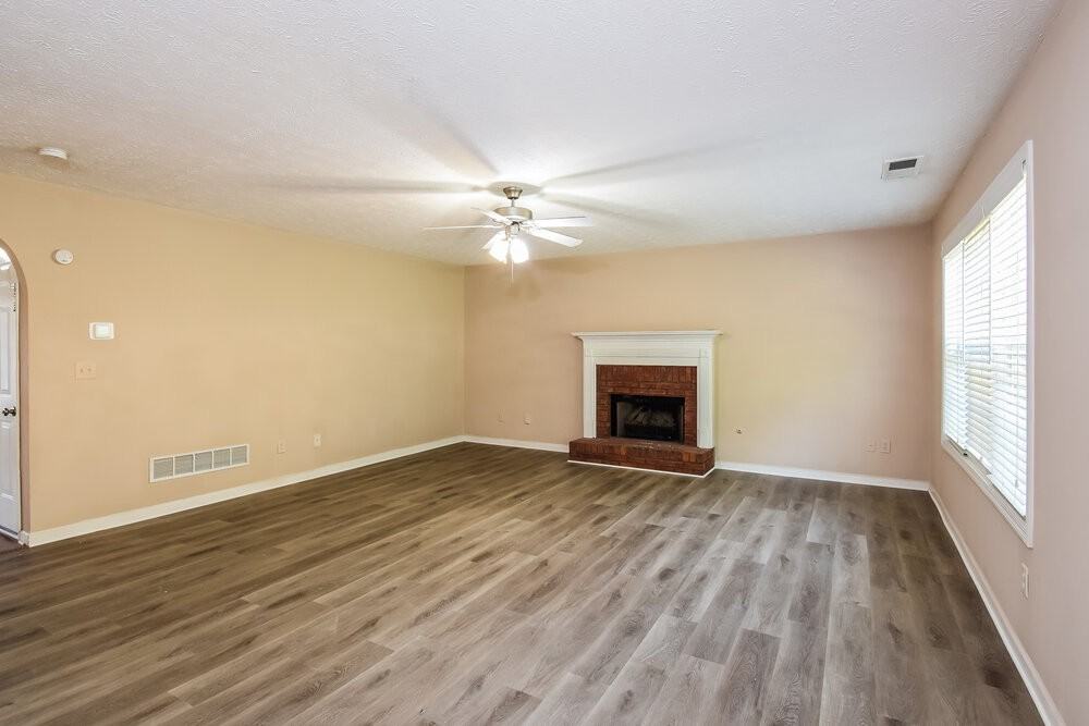 217 E Skyline Vw - Photo 4 of 17