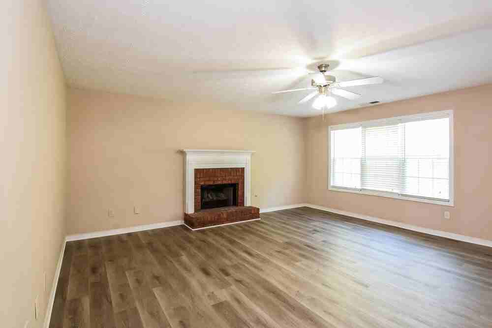 217 E Skyline Vw - Photo 5 of 17