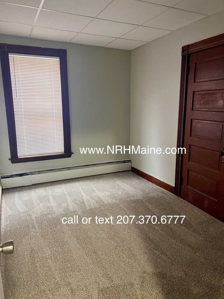 38 College St #1-38-1 - Photo 4 of 5