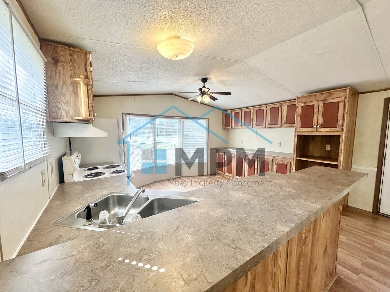 229 Lilac St #B - Photo 3 of 10