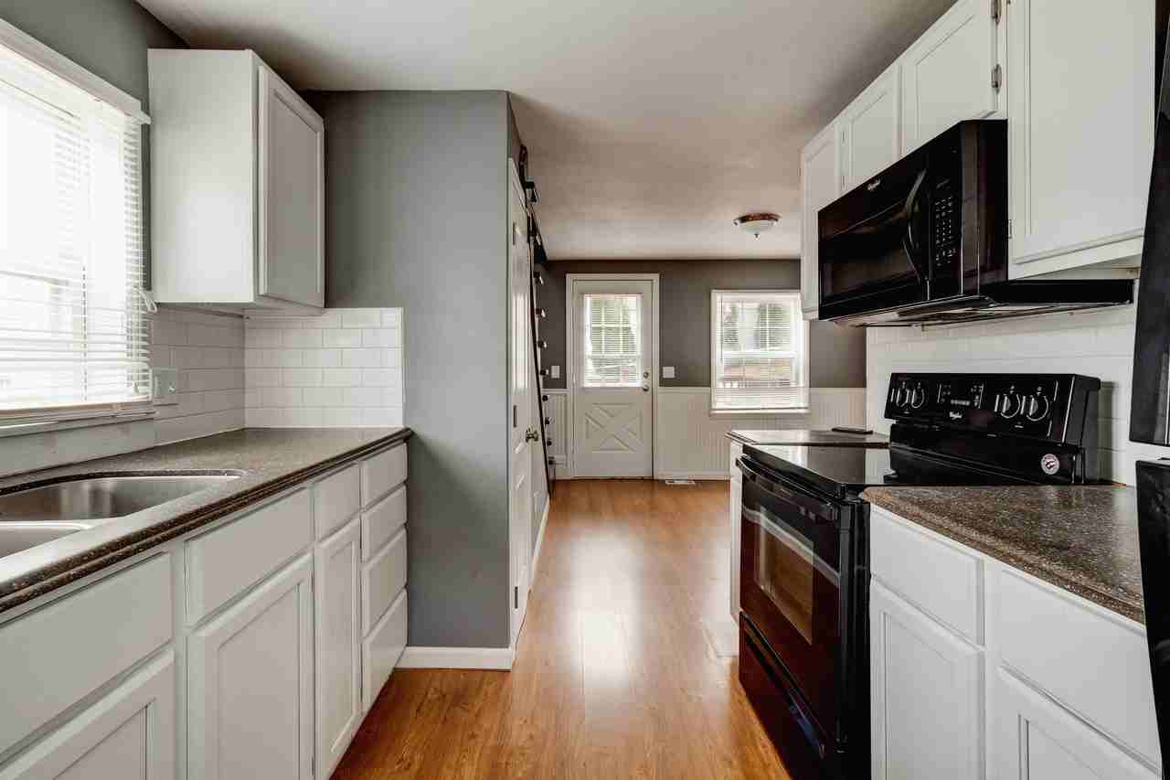 1112 Quincy St #1 - Photo 4 of 10