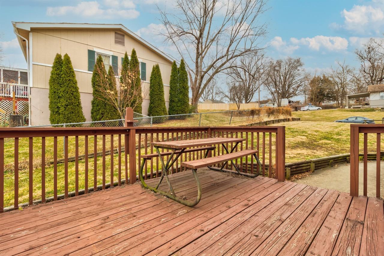 1112 Quincy St #1 - Photo 7 of 10