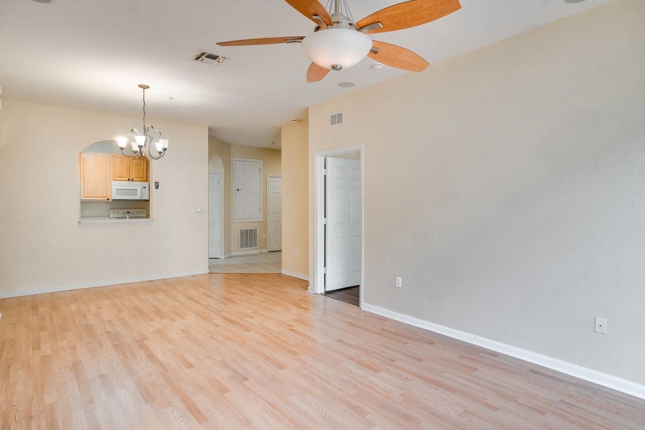 6335 Contessa Dr - Photo 4 of 20