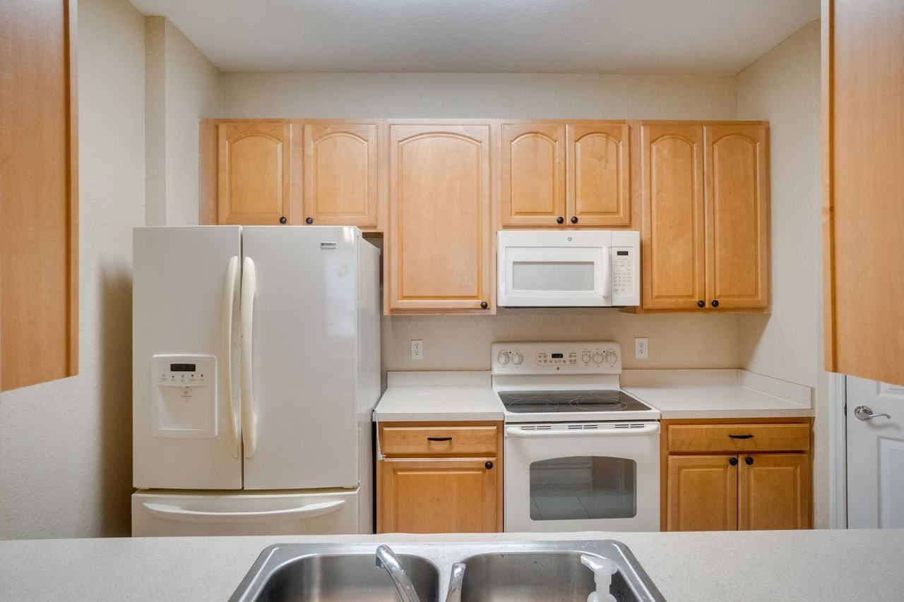 6335 Contessa Dr - Photo 6 of 20