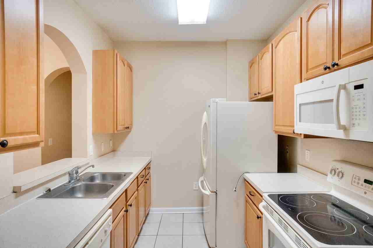 6335 Contessa Dr - Photo 7 of 20