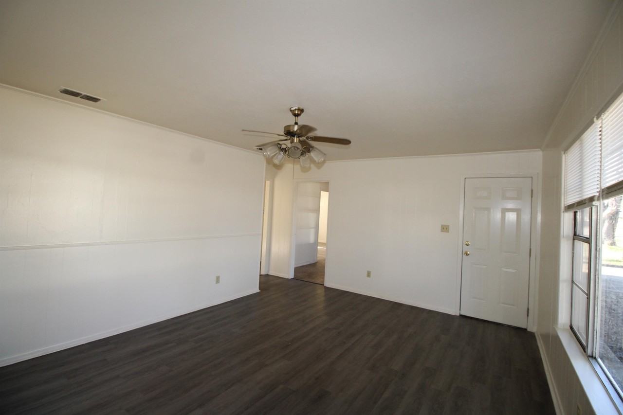 605 W Hill St #1 - Photo 3 of 16