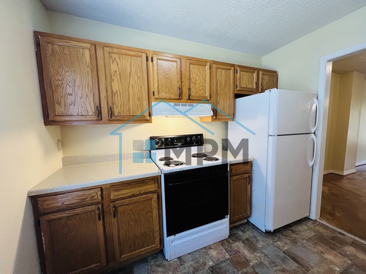 62 Colonial Dr #D - Photo 3 of 18