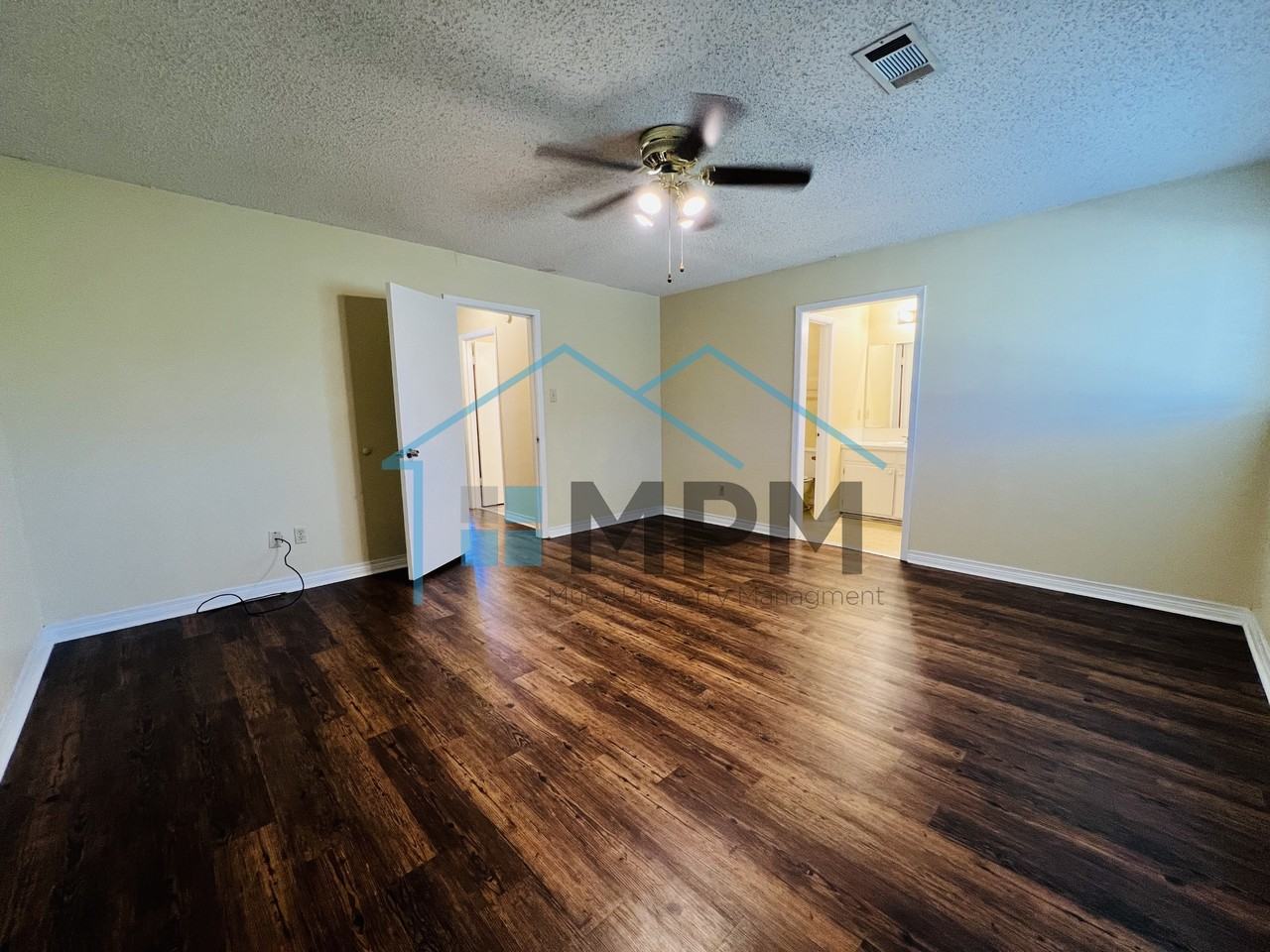 62 Colonial Dr #D - Photo 5 of 18