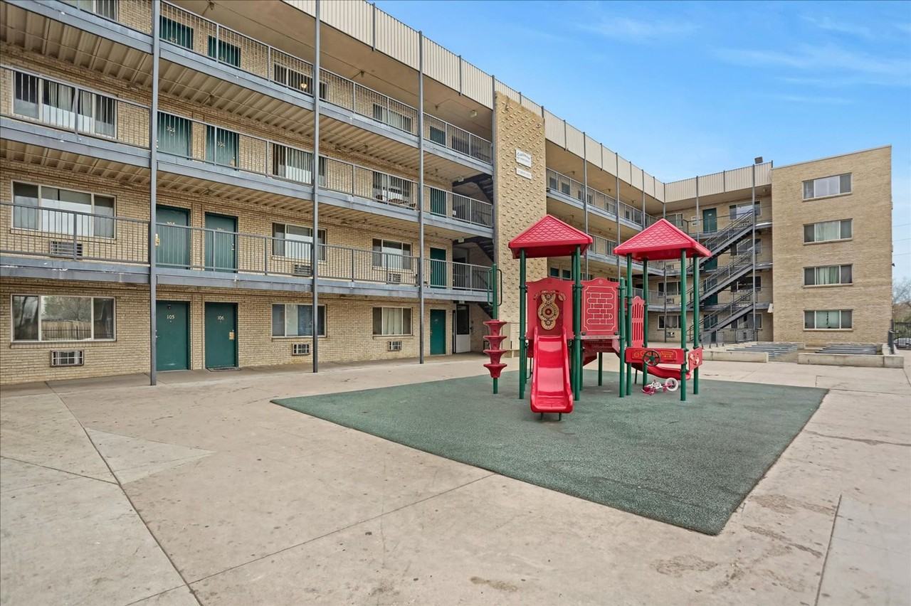 Section 8 Approved! Great location close to the city! - Photo 6 of 40