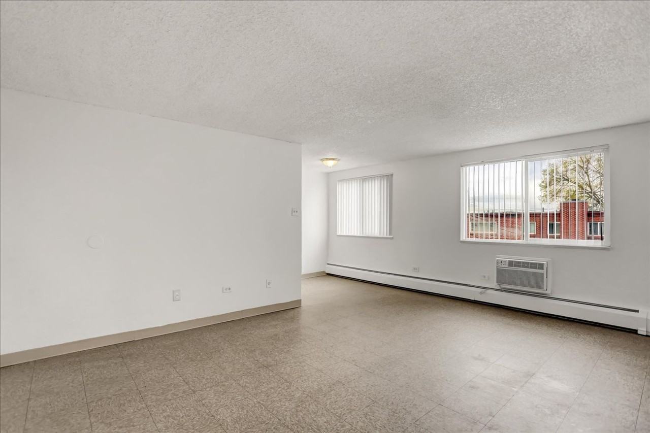 We accept Section Voucher 8! Great location close to the city! - Photo 5 of 29