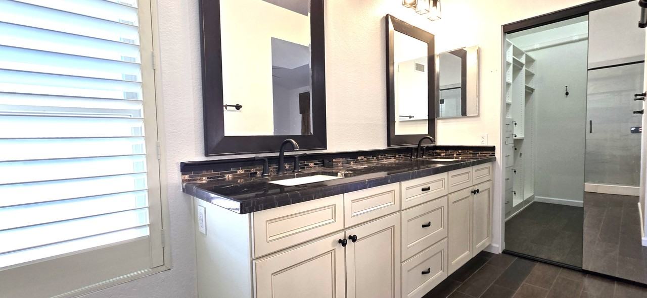 10552 E Mission Ln #1 - Photo 6 of 8