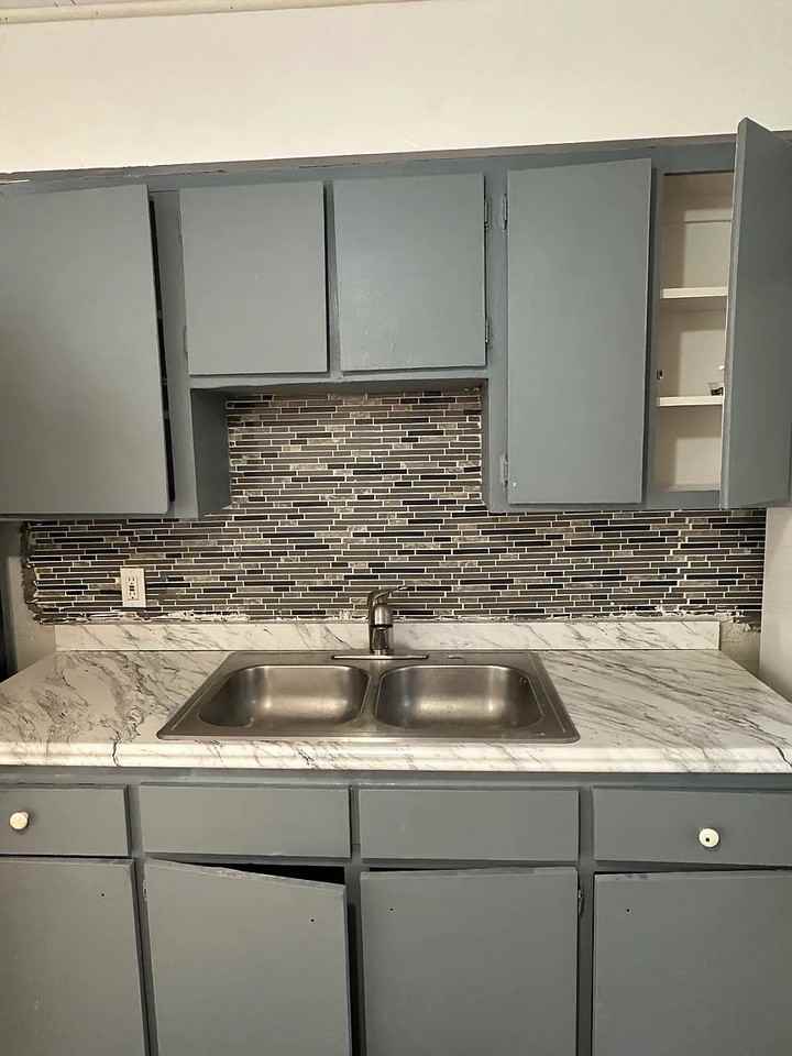 1940 Dunlap Ave - Photo 5 of 10