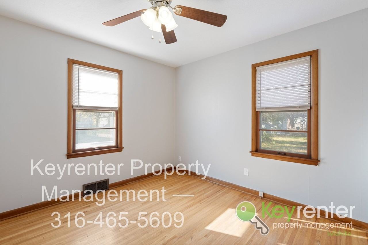 3537 S Bennett Ave - Photo 6 of 27