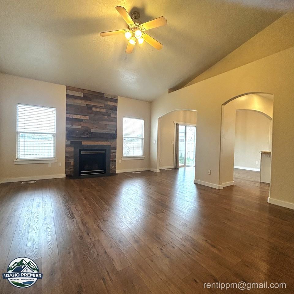 2546 W Cerulean Dr #1 - Photo 6 of 16