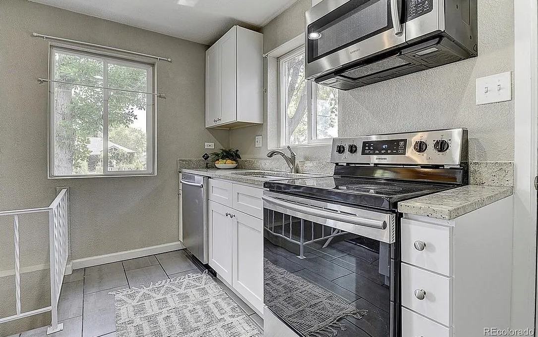 815 S Eliot St - Photo 5 of 12