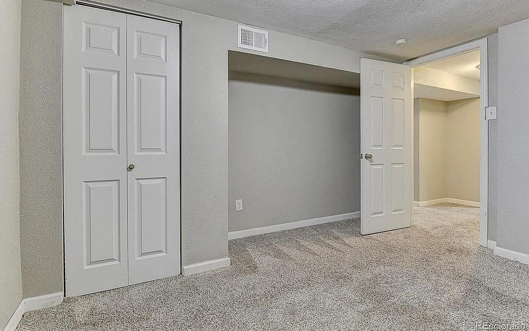 815 S Eliot St - Photo 7 of 12