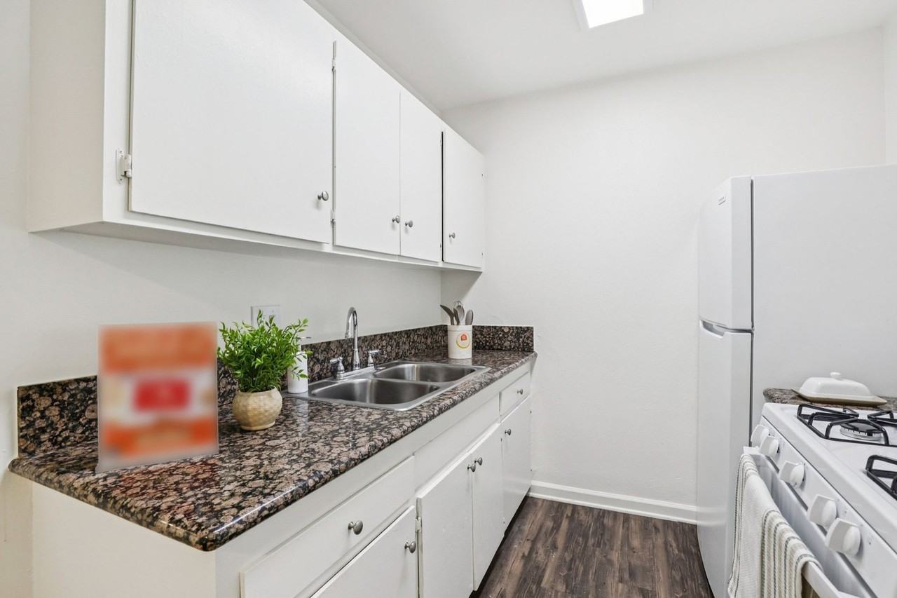 Anaheim Place - Photo 6 of 50