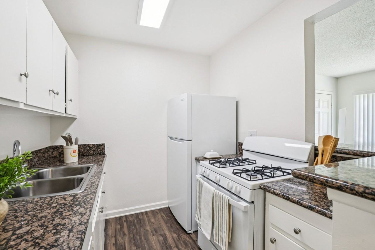 Anaheim Place - Photo 7 of 50