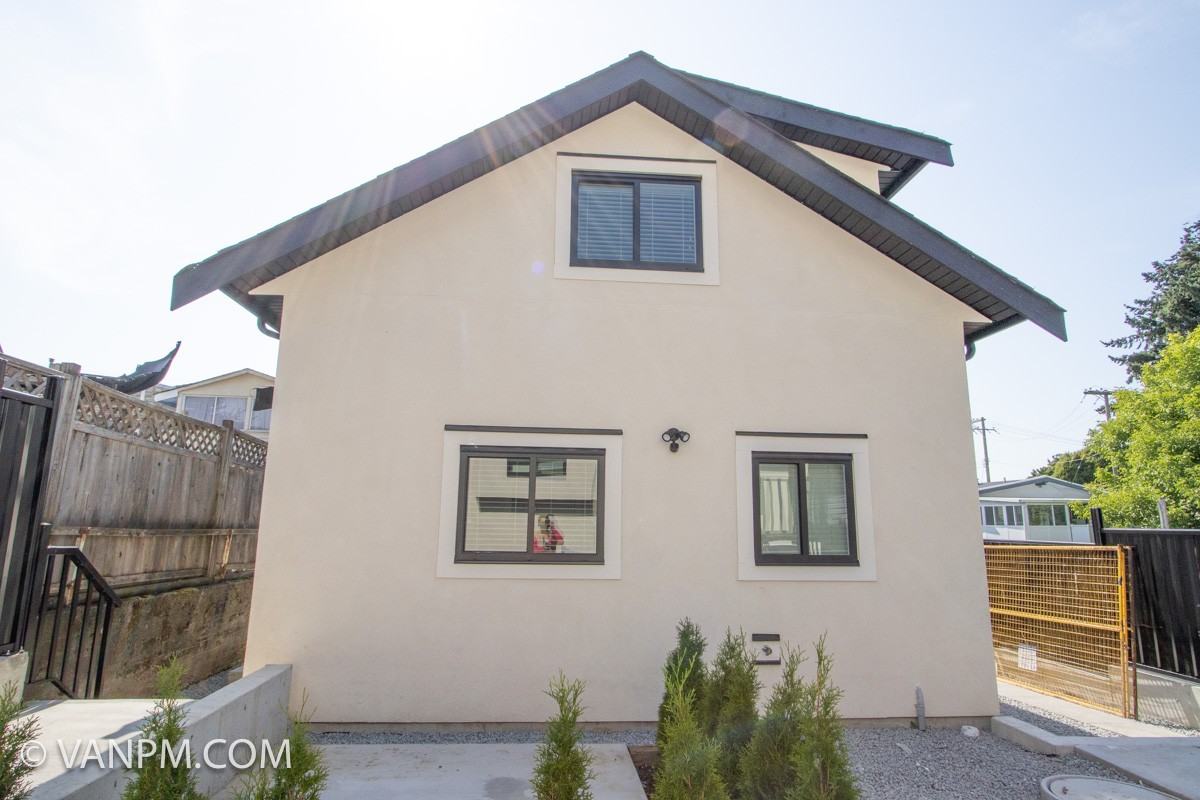 5577 Melbourne Street - Photo 2 of 14