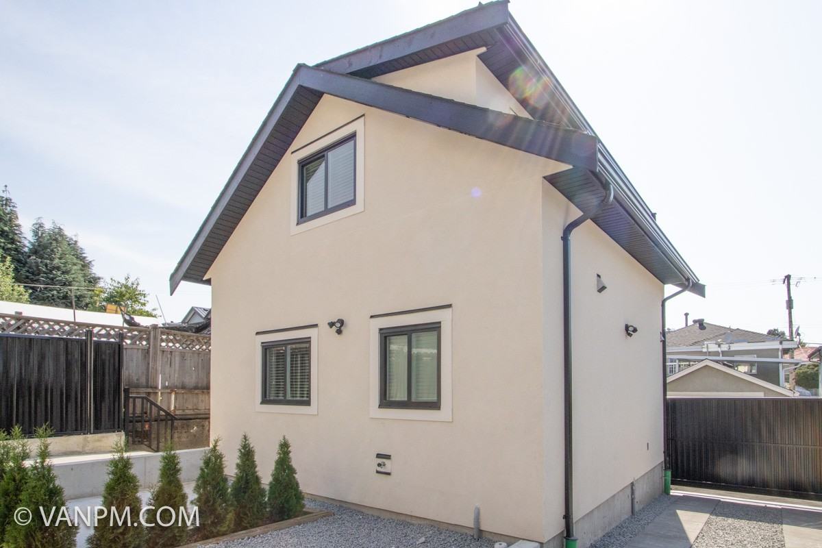 5577 Melbourne Street - Photo 3 of 14