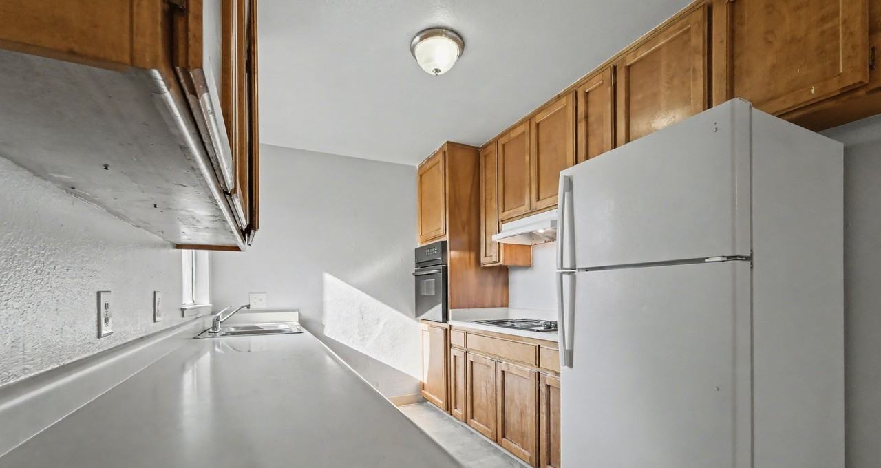 197 Woodbridge Ave - Photo 6 of 15