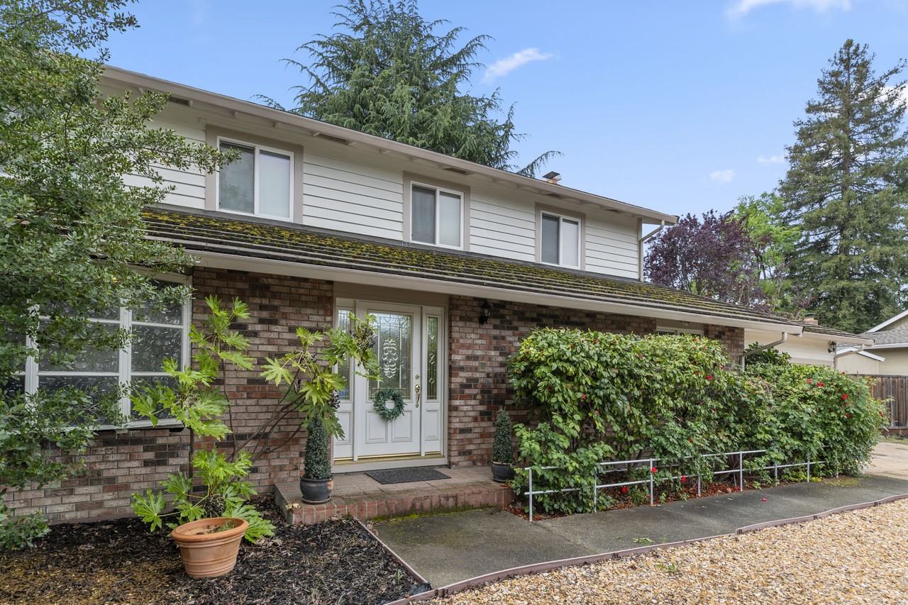 Burgess Ct #1 - Photo 2 of 20