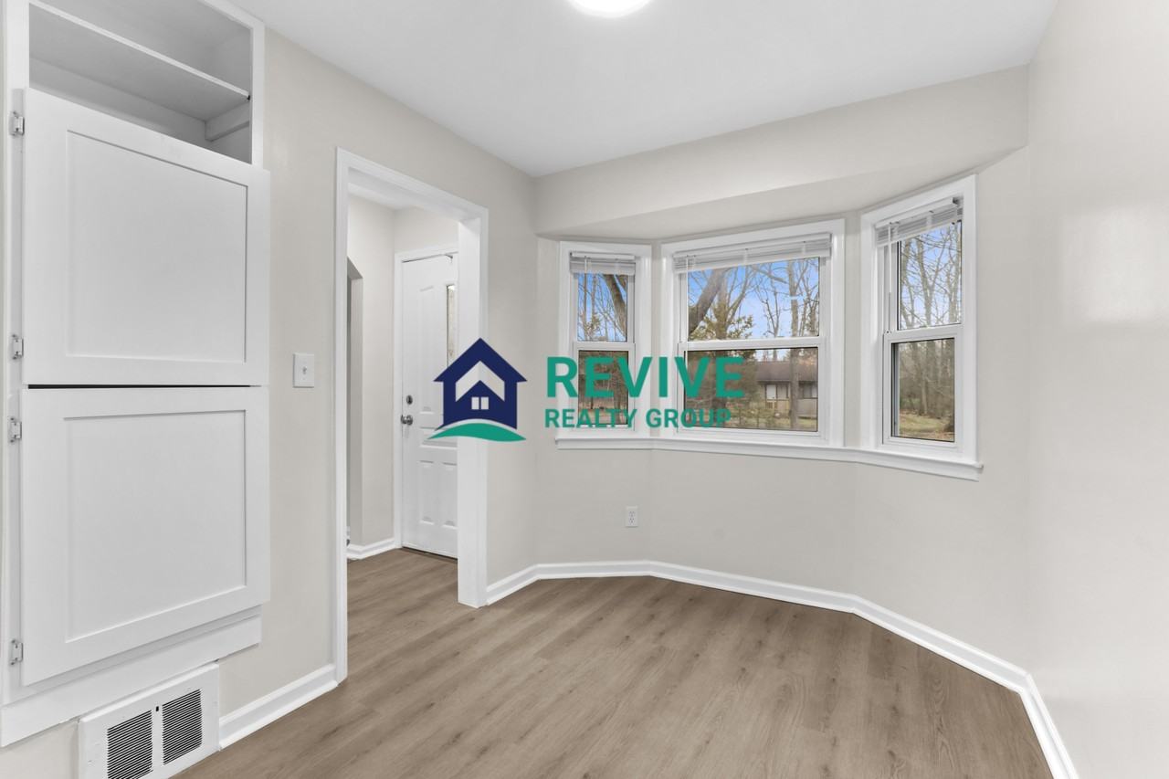 131 Doremus Ave #1 - Photo 3 of 19