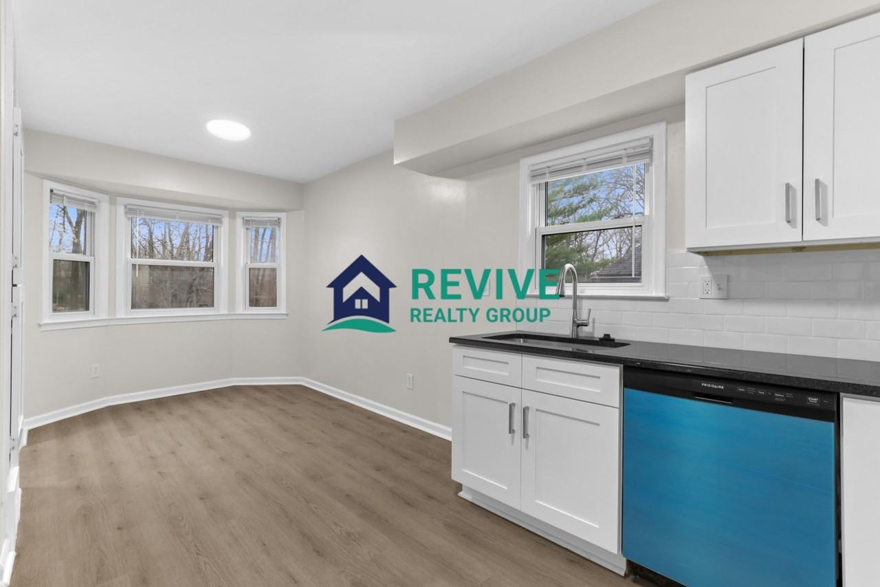 131 Doremus Ave #1 - Photo 5 of 19