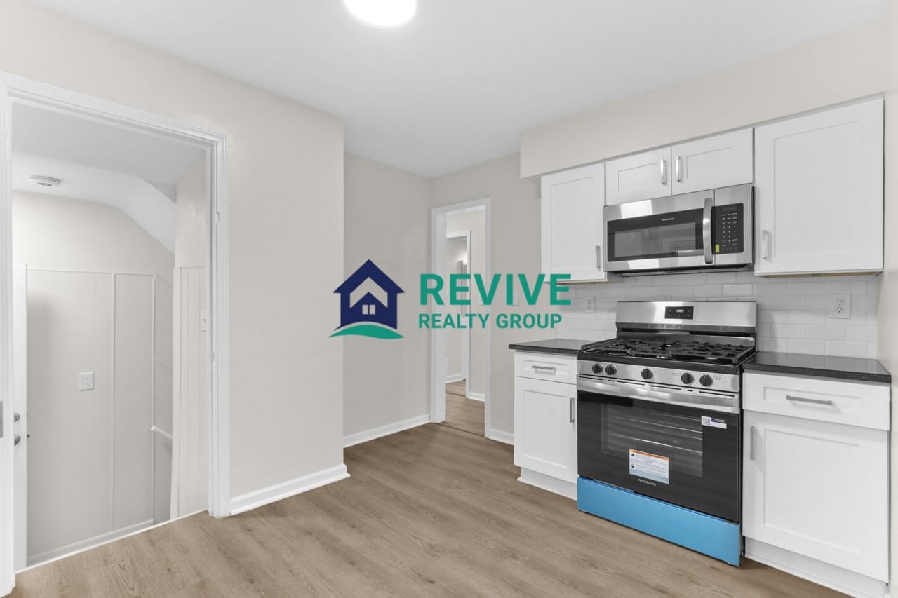 131 Doremus Ave #1 - Photo 6 of 19