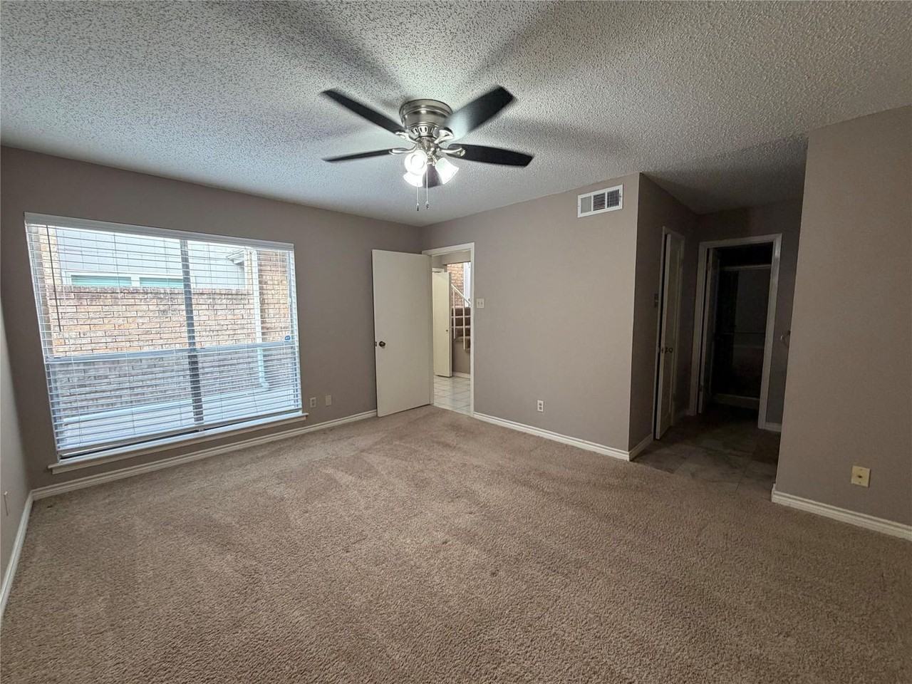 2714 Creek Wood Ct - Photo 3 of 23