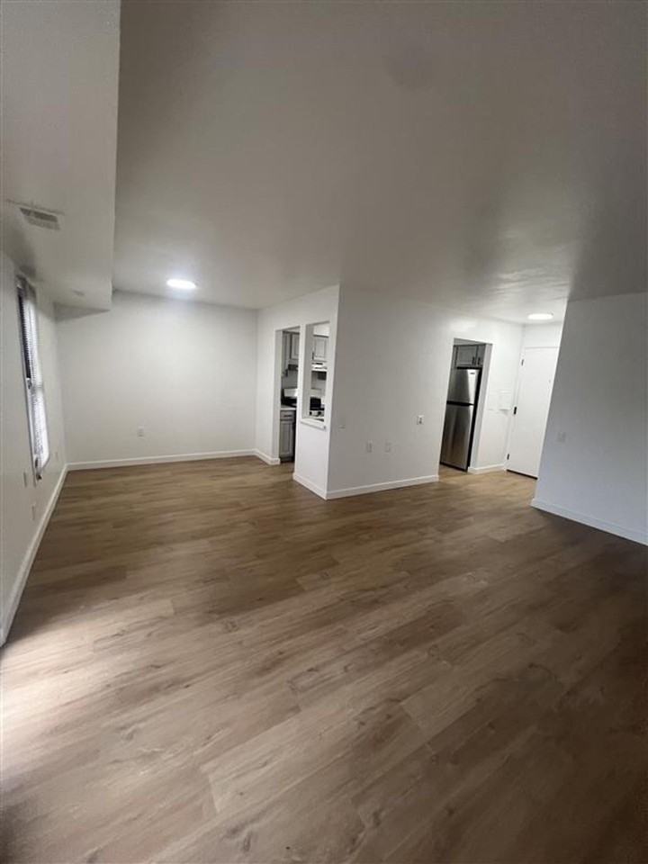 1 BED RM CONDO - Photo 3 of 15