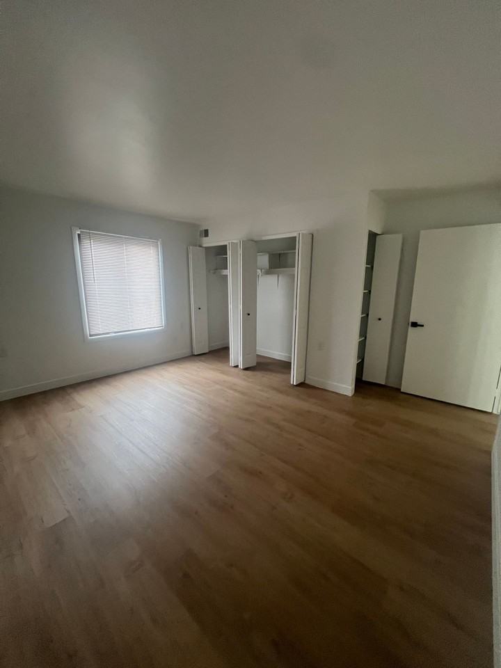 1 BED RM CONDO - Photo 4 of 15