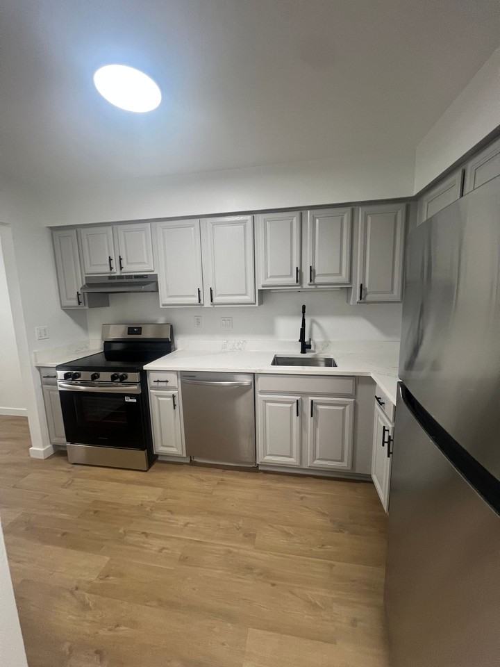 1 BED RM CONDO - Photo 5 of 15