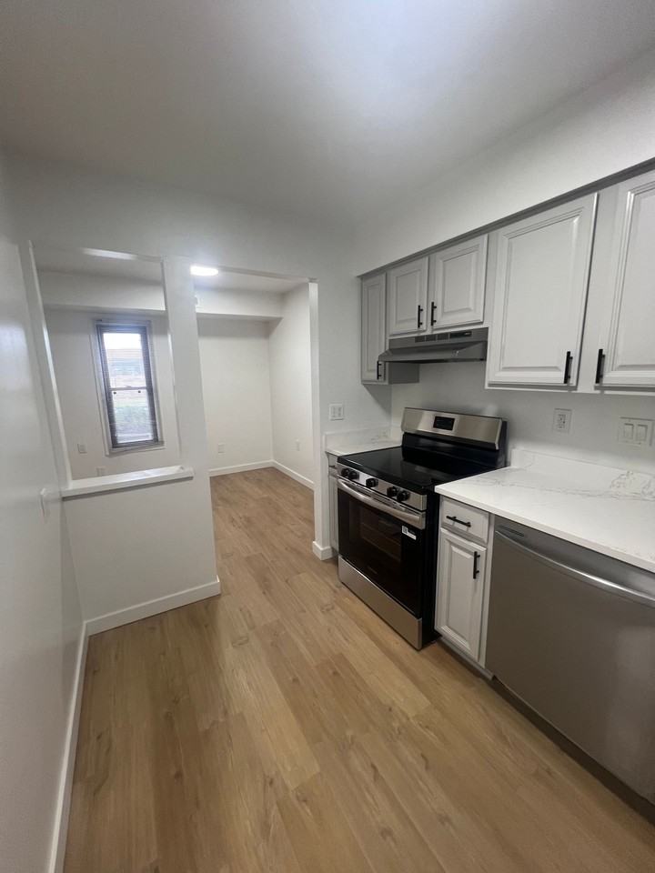 1 BED RM CONDO - Photo 6 of 15