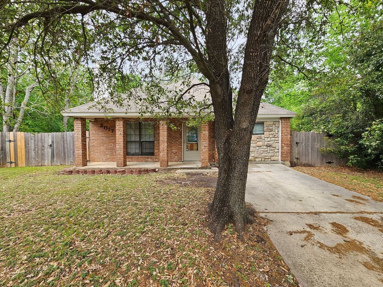 2017 Dickens Dr - Photo 2 of 27