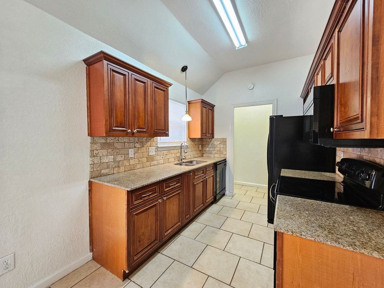 2017 Dickens Dr - Photo 3 of 27