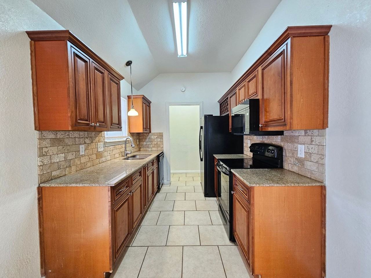 2017 Dickens Dr - Photo 6 of 27