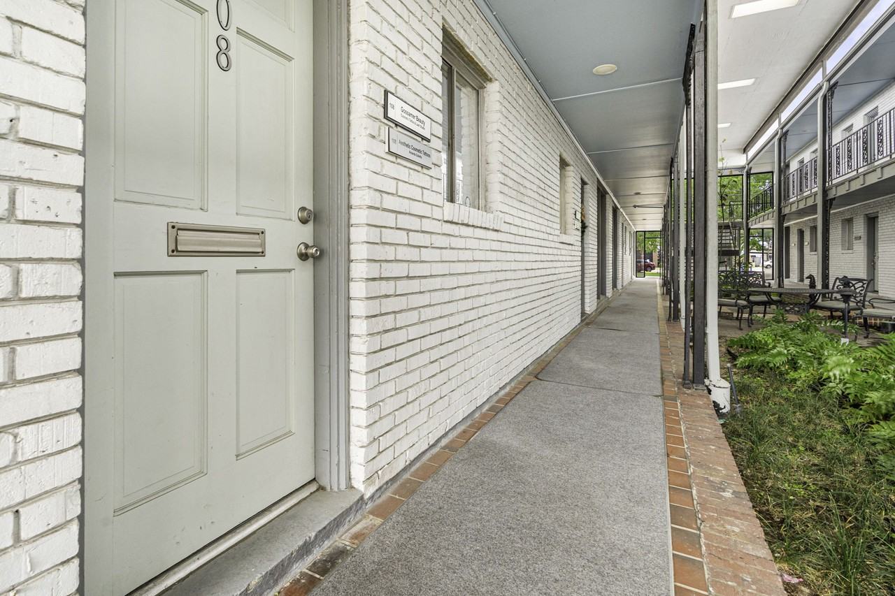 2955 Ridgelake Dr #108 - Photo 5 of 8