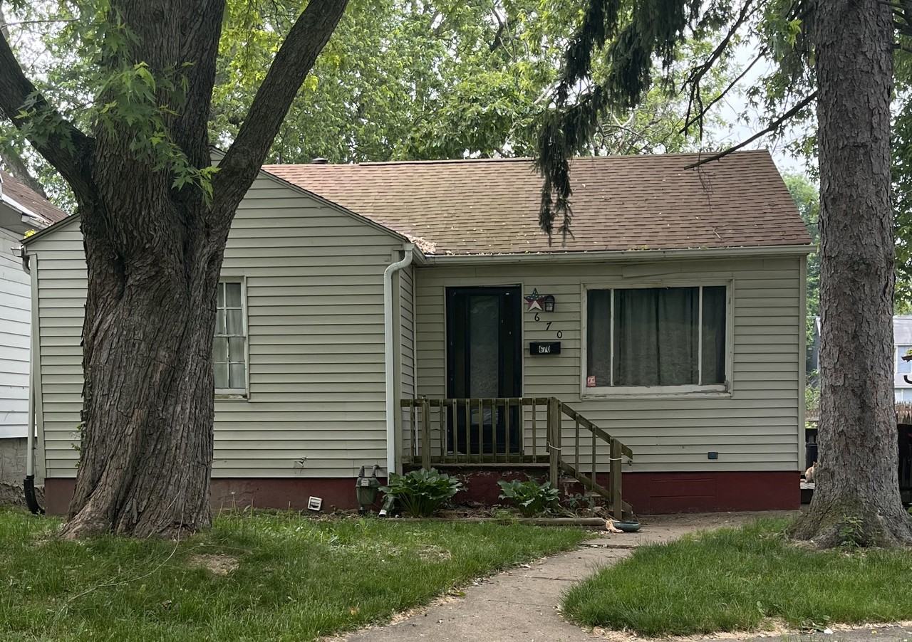 670 Schaum Ave #1 - Photo 2 of 2