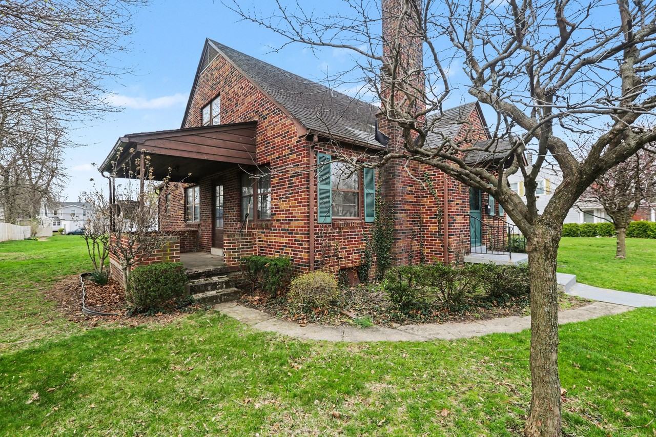 2327 Chestnut St #1 - Photo 2 of 23