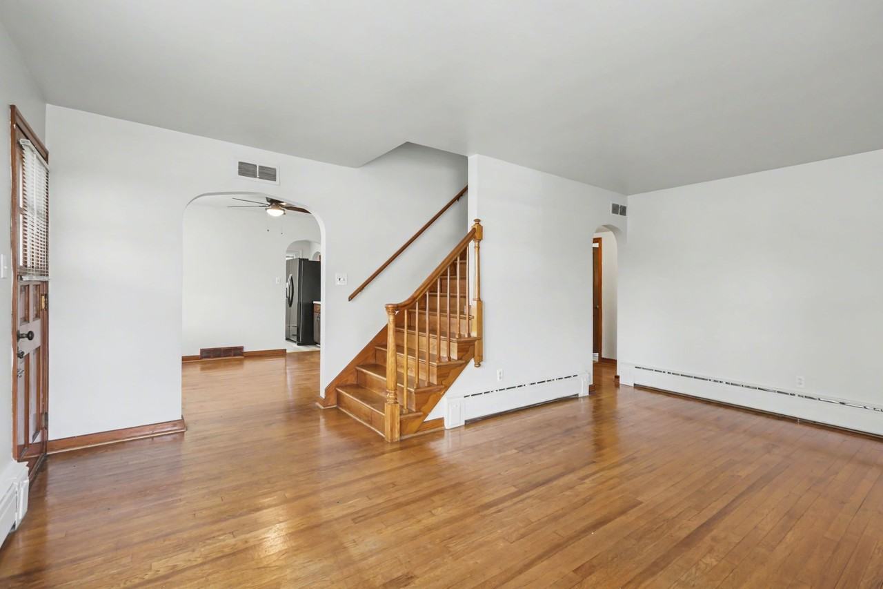 2327 Chestnut St #1 - Photo 5 of 23